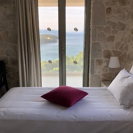 Cu In Meganissi Villa